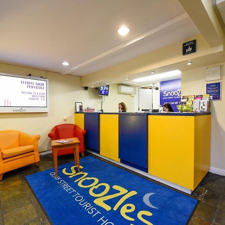Snoozles Quay Street Tourist Hostel Голуэй Экстерьер фото