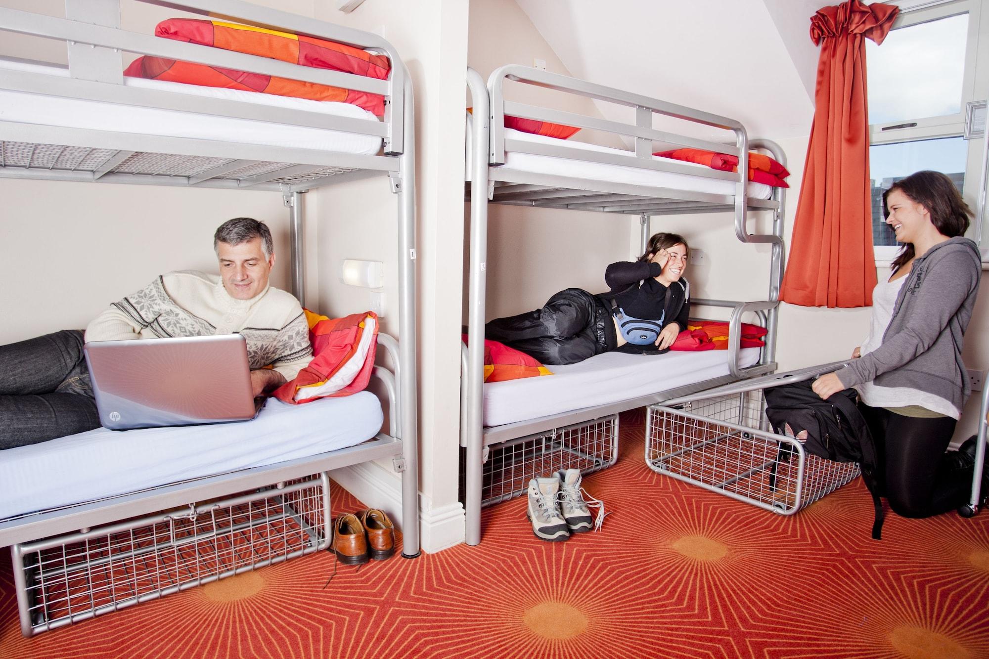 Snoozles Quay Street Tourist Hostel Голуэй Экстерьер фото
