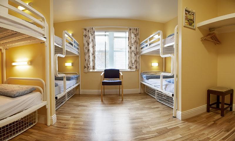 Snoozles Quay Street Tourist Hostel Голуэй Экстерьер фото