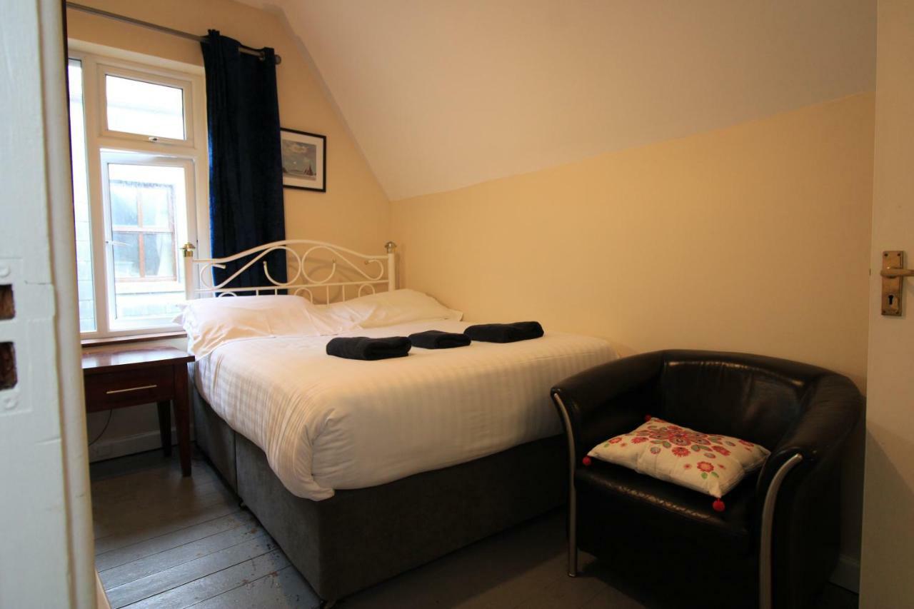 Snoozles Quay Street Tourist Hostel Голуэй Экстерьер фото