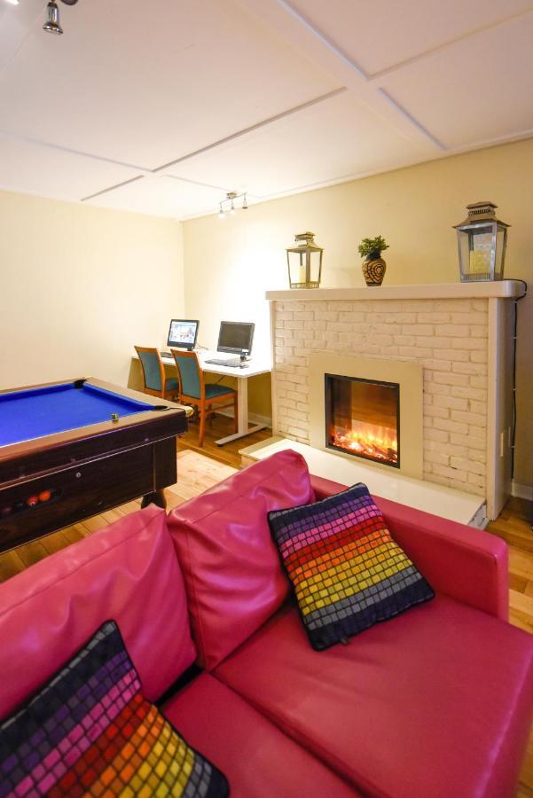 Snoozles Quay Street Tourist Hostel Голуэй Экстерьер фото